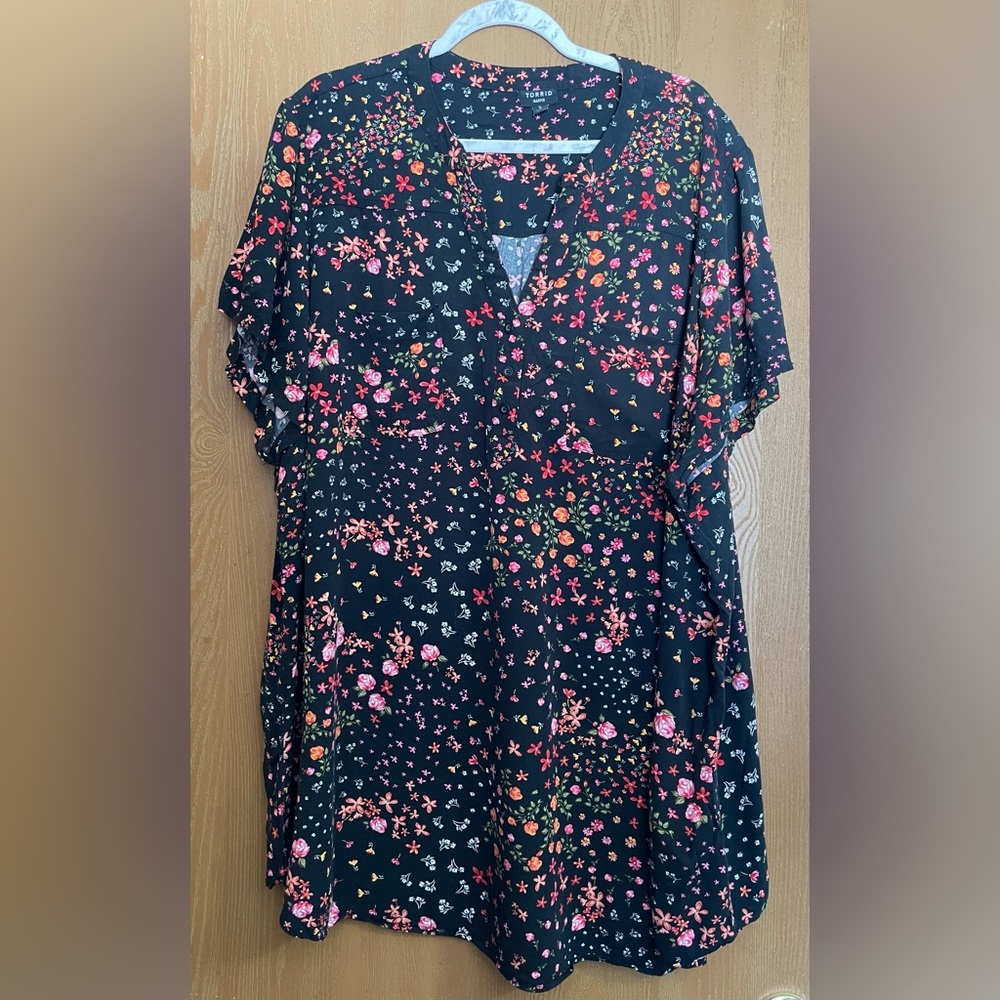 Harper flower tunic top long length plus size 5X from Torrid.